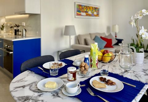 Welcome to our beautifully renovated 2-bedroom apartment, located in a convenient location in Faro. You'll be welcomed by a bright living room, integrated with a modern and fully equipped kitchen, making it an excellent option to cook and enjoy meals...