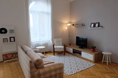 Kodály körönd- Andrássy, 2 bedroom flat THIS IS THE DISCOUNTED PRICE BECAUSE THE BUILDING HAS A RENOVATION DURING THIS SUMMER! AVAILABLE FROM July 2023. The 100 sqm flat located in the heart of Budapest, in the quiet and safe district 6. The apartmen...