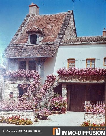 Mandate N°FRP160495 : House approximately 100 m2 including 6 room(s) - 4 bed-rooms - Garden : 510 m2. - Equipement annex : Garden, Cour *, Loggia, Garage, Fireplace, combles, Cellar - chauffage : fioul - Expect some renovation - Class Energy G : 420 ...
