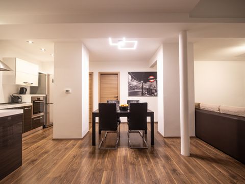 Welcome to Frida's Cozy Retreat, a spacious 3-bedroom apartment in Ljubljana. Ideal for 4 guests, this charming getaway offers a fully equipped kitchen, comfortable bedrooms, and a convenient location just 2km from the city center. Unwind in the open...