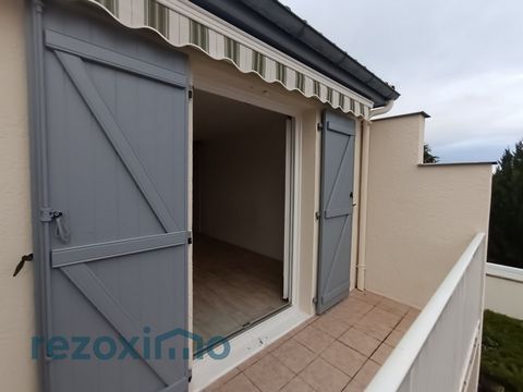 REZOXIMO offers you this T1 type studio apartment on the first floor of a small residence with a South East exposure of approximately 27 m2 Carrez in Saint Georges de Didonne (17110) near Royan (17200). This property a few minutes from the beach in v...