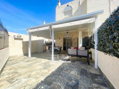 SEMI-DETACHED BUNGALOW OF 120M2 IN PUBLO ESPAÑOL, CAMPELLOWe present to you this semi-detached bungalow of 120m2 in Pueblo Español, next to Campello, just a few minutes walk from l'Amerador beach and 6 minutes by car from Campello.This property is di...