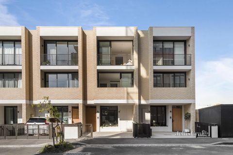 A haven of style and refinement, this architectural residence, designed by industry leaders Bates Smart, sees a suite of clever intricacies afford sun splashed luxury a prized Yarra precinct. Its historic surrounds once home to Studio Nine, a pristin...