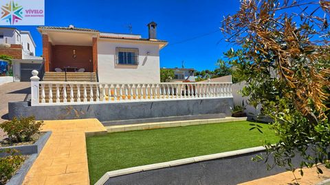 This charming detached house is located in the quiet town of Albinyana, in the urbanization of Bonaterra, a stone's throw from El Vendrell. This home, perfect for those looking for comfort and privacy, stands on a large plot that invites you to enjoy...