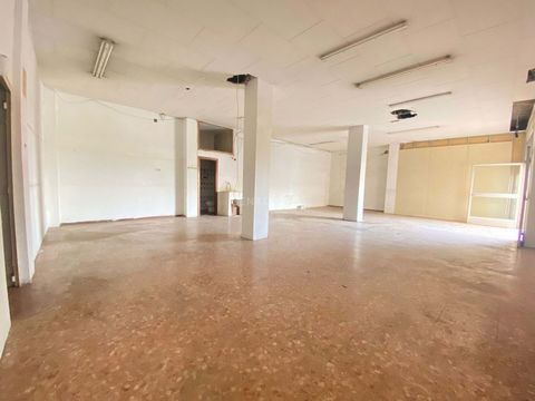 Great opportunity to establish your business or create an office space! This spacious 120 m2 commercial space is located on Salvador Perles street, in a residential urban area of San Marcelino. With its high pedestrian and vehicular traffic, this loc...