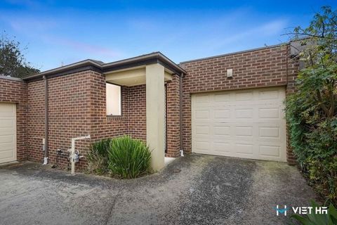 Owner & Director of VIET HA SEPG - Viet Ha is proud to present this lovely house, which will appeal to both first-time buyers, investor. This is your chance to own an impeccable, turn-key house in Springvale. Every imaginable inclusion has been consi...