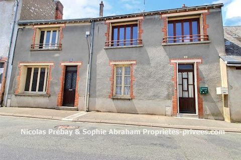 28310. TOURY . Real estate complex composed of 2 dwellings, outbuilding, garage, garden in town with all amenities. Price: 157990 euros agency fees included to be paid by the seller. Sophie Abraham offers you a first house comprising on the ground fl...