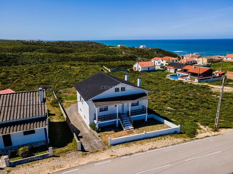 House located on Vale Furado Beach 200 meters from the beach, house consisting of basement, 1 floor, and attic, in the basement there is parking for 3/4 cars quietly, kitchen with barbecue and a bathroom, on the 1st floor consists of living room, kit...