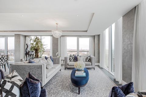 This exquisite duplex penthouse is set in a prestigious Kensington High Street development. Positioned on the 15th and 16th floors, the apartment is defined by breathtaking 360-degree panoramic views of the London skyline. The apartment has a clever ...