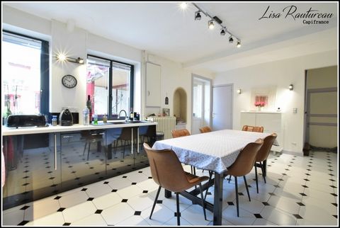 Dpt Loire Atlantique (44), à vendre VIEILLEVIGNE maison P10 de 360 m² - Terrain de 530,00 m²