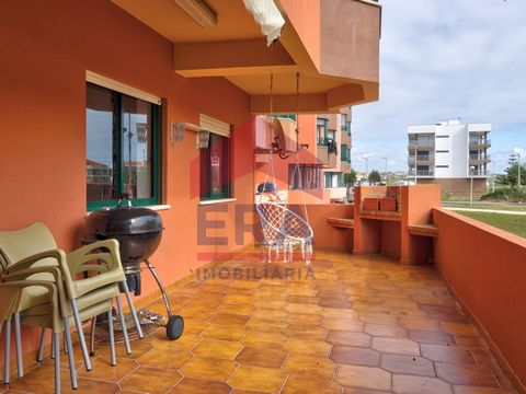2 Bedroom apartment in Praia da Consolação - Peniche. At ground floor level. Kitchen equipped with stove, water heater, hood and washing machine. Both bedrooms with fitted wardrobes. Private parking in the basement and storage room, with velux, in th...