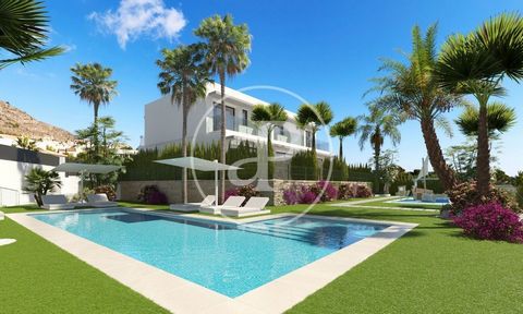 new building (work) with Terrace and views in Finestrat.The property has 3 bedrooms, 3 bathrooms, swimming pool, parking space, air conditioning, fitted wardrobes, balcony, garden and heating. Ref. ONV2312002_3 Features: - SwimmingPool - Air Conditio...