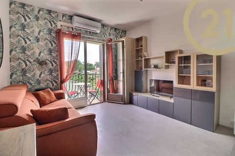 EXKLUSIVER VERKAUF - SAINT-AYGULF - Stadtteil Rives d'Or - Renoviertes Studio von 24m2 mit Meerblick und Parkplatz. Entdecken Sie in einer sicheren Residenz am Wasser mit Swimmingpool dieses charmante Studio, das komplett mit Geschmack renoviert wurd...