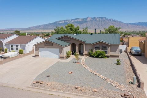 Be prepared to be delighted by an array of modern upgrades! Home is beautifully finished with stylish ceramic flooring, mosaic fireplace, & wonderful open layout. You'll be wowed by the kitchen, featuring white cabinets, granite countertops, tile spl...