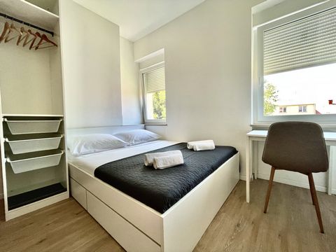 Modern, comfortable and newly renovated studio apartment in the central part of Pula. Ideal for accommodating up to 2 people. In the open space there is a fully equipped kitchenette, a table, a large double bed and a bathroom with a shower. The space...
