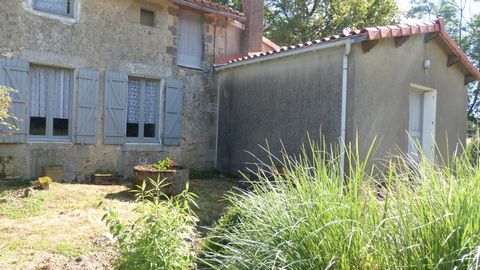 Dpt Deux Sèvres (79), à vendre proche de VASLES maison P5 de 98 m² - Terrain de 800,00 m²