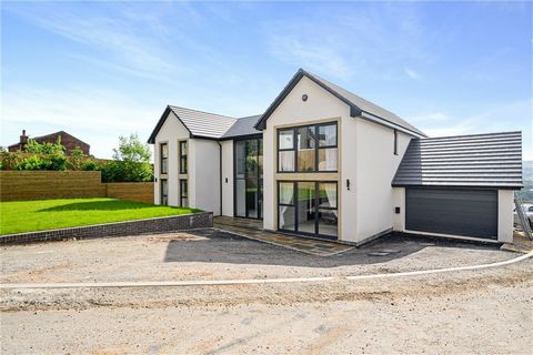 The development is within walking distance to all the bars, bistros and boutiques offered by the village of Barrowford. This is a great opportunity to purchase a home in one of the most exclusive areas locally. The specification for each house is sup...