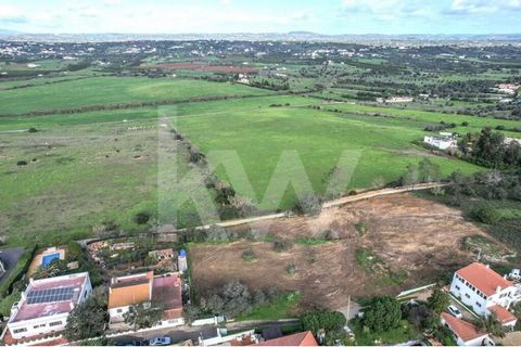 Excellent Investment Opportunity!Urban land plot with an area of 5810 m2 situated in São Lourenço de Palmeiral, in an area of dispersed housing. With easy access to its location by tarmac road and unpaved road.Previous Information Request (PIP) appro...