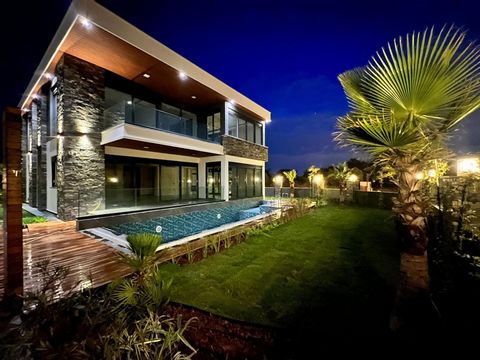 Villa de luxe à vendre à Antalya, Dosemalti Aperçu Découvrez la quintessence de la vie de luxe avec cette superbe villa située dans la prestigieuse région de Dosemalti à Antalya. Offrant un mélange harmonieux de design moderne, de matériaux de haute ...