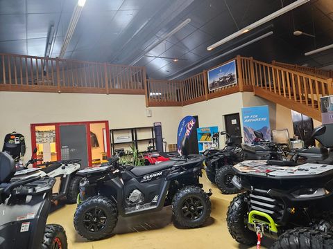 Situé dans une commune du Lot , ce fonds de commerce bénéficie d'un emplacement stratégique sur un axe passant entre Lot et Cantal. L'établissement propose la vente d'automobiles/ quads et motos ainsi que la réparation et l'entretien. Une station ser...