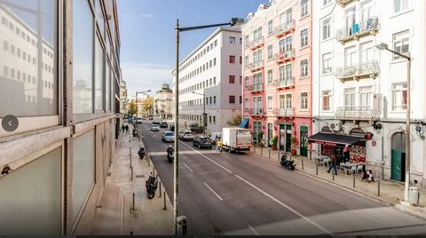 Está à procura de um T1 com amplo terraço à Rua Gomes Freire, em Lisboa? Apresentamos este encantador apartamento T1 com generosas áreas interiores e terraço externo compartilhado, perfeito para criar o seu refúgio exterior ou realizar uma remodelaçã...
