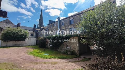 Immeuble avec local commercial et appartements à creer
