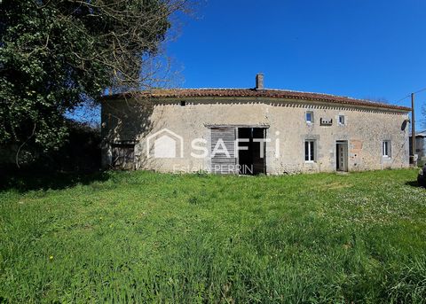 Authentique maison charentaise en pierre à rénover,