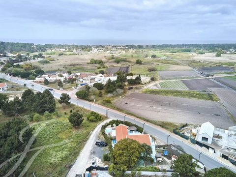 3 casas | 200 m2 | parcela 857m2 | 4 dormitorios | para reformar | 500 metros de la playa de Pego Parcela con 857m2, 3 casas independientes con una superficie total privada de 200m2, con un total de 4 dormitorios, 3 baños, y 3 salones, jardín, y una ...