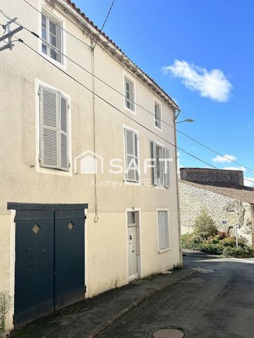 Maison de ville rénover, 3 chambres, cour,