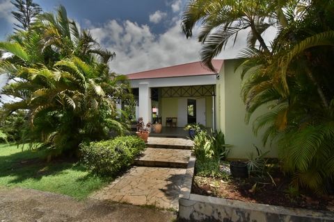 Maison à vendre 5 pièces BAIE MAHAULT (971)