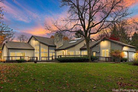 Welcome to 11 Lakewood - an exceptional residence that perfectly blends timeless elegance with modern luxury, nestled in the heart of the highly sought-after Bannockburn community. This beautifully updated home sits on a quiet, tree-lined street, off...