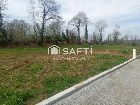 SAINT-THOIS (29520) ; Terrain viabilisé, borné, libre de constructeur, 647 m2.