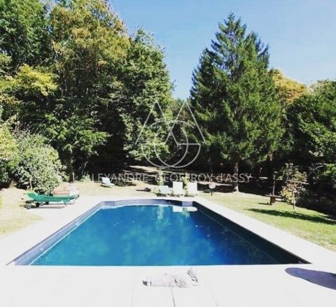 Château à 10 min de Tours de 500m2 sur un magnifique parc de 5ha