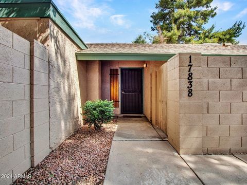Step into this welcoming single-level townhome nestled in the sought-after Bellair community, featuring 2 bedrooms and 2 bathrooms. With recently updated kitchen countertops, this home features luxury vinyl flooring(2023) that spans throughout, two i...