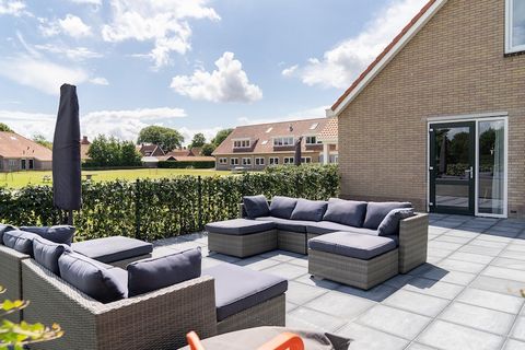 Deze groepsaccommodatie op een geweldige plek op Ameland is ideaal voor vakanties met familie en vrienden. Het appartement bevindt zich aan een rustig fietspad, direct aan de voorste plassen van recreatiegebied de Vleijen. In dit recreatiegebied is v...