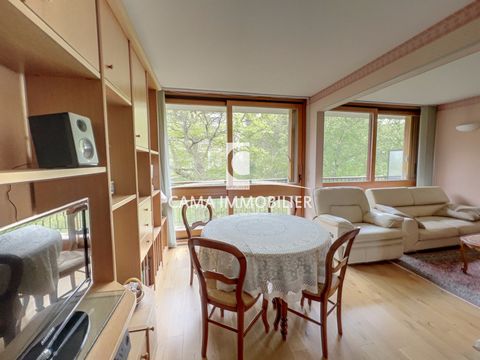 EXCLUSIVITE Au sein de la résidence du Parc Saint Cyr, résidence familiale avec piscine, découvrez cet appartement de 66m2 environ en excellent état comprenant une entrée, un séjour double avec accès à un balcon filant exposé sud, une cuisine équipée...