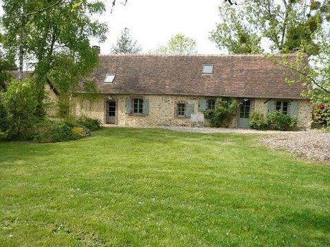 Close to the La Ferté-Vidame forest, in a well-treed and one-hectare meadow, an old peasant house very well restored, comprising 145 m² of living space: entrance 11 m², living room 36 m² with fireplace and well-equipped open kitchen, lounge 20 m² wit...