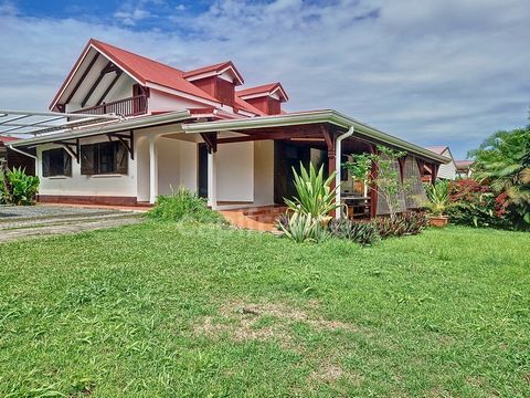 À vendre - CAPESTERRE-BELLE-EAU, maison 4 chambres + bungalow indépendant