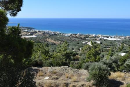 Agios Ioannis- Makrigialos Plot of 780m2 with fantastic views to sea and mountain. The plot has a license for 2 buildings of 50m2 each plus a 50m2 basement each with a communal swimming pool. The water and electricity are nearby and there is street p...