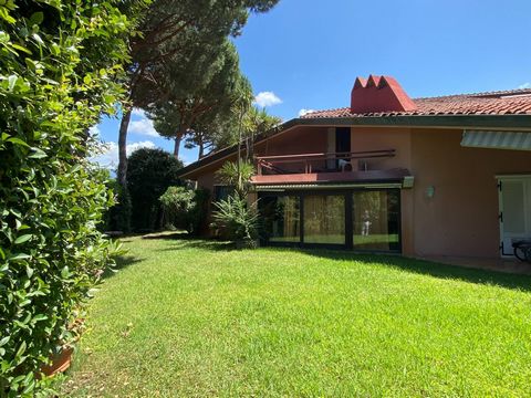 Tuscany, lido of Camaiore, close to Forte dei Marmi. We propose one of the most prestigious Villas of greater architectural value in Versilia. Very elegant and reserved, in a privileged position in comparison with the distance from the sea and the se...