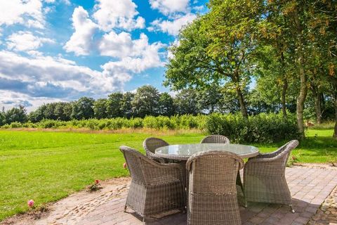 This thatched, idyllic and renovated holiday home is located in the countryside but a few kilometers from Kvie Lake and Legoland. The cottage is well furnished with all modern necessities and an energy-friendly geothermal heating system ensures a com...