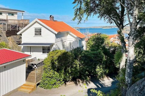 This lovely holiday home is situated in the archipelago of the west coast, in Ellös, on the beautiful island of Orust. The two-storey house is well-equipped and has a delightful view of the sea. It's just a couple of minutes' walk to the child-friend...