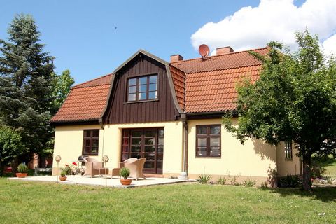 Exclusive holiday home on the grounds of Schlosshotel Wendorf near Schwerin. With 200 square metres of living space and extremely comfortable furnishings, the domicile is a true oasis of well-being. A Finnish sauna as well as a room with table footba...