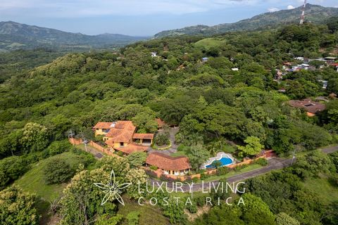 Reference number: 20290 Column House Atenas 20290 - Exclusive Property in Atenas: Luxury, Proximity, and Beauty For sale: $1,500,000 USD Listing agent: Francisco González Morera Basic data: Department (Province): Alajuela Municipality (Canton): Atena...