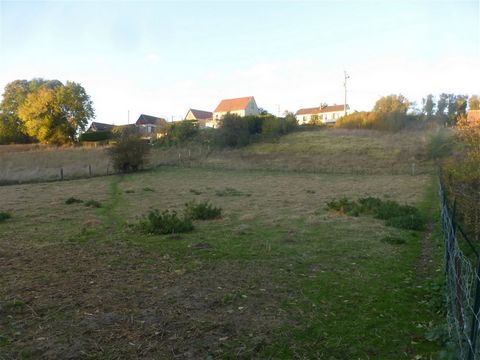 Magnificent building plot of 3300 m2 enclosed with Chatelain view over a valley in a truly beautiful landscaped green setting with trees and distant view over a valley with ponds, servicing to be transplanted along the road, in a quiet environment, f...