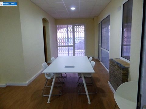 OCCASION!!! Now you have the opportunity to acquire a commercial premises in the center of Cabo de Palos, completely renovated, very comfortable, since it is located on the ground floor, with greater customer access. Very good expanding area of Cabo ...