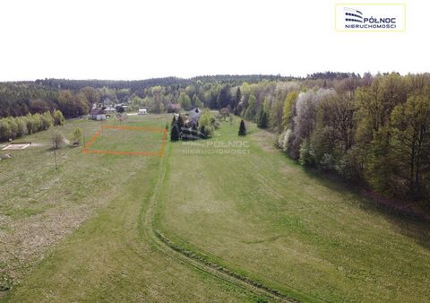 Północ Nieruchomości O/Bolesławiec offers for sale a building plot with an area of 1207 m2 located in Suszki, Bolesławiec Commune. OFFER DETAILS: - The plot has a rectangular shape, it is flat with access via a paved road. - The neighborhood consists...