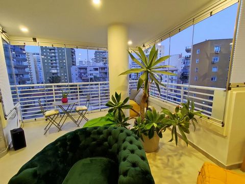 Bright two-bedroom apartment with a full bathroom and contemporary design shower tray, completely renovated in the center of Torremolinos. It has 80 square meters and is located in an emblematic building from 1974, within a private urbanization with ...