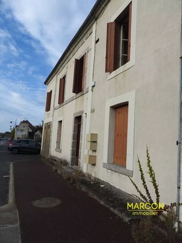 MARCON IMMOBILIER - CREUSE EN LIMOUSIN - Ref 88230 - NEW AQUITAINE - -----TO SEIZE----IDEAL INVESTORS---- A building made up of 4 apartments including: 1 °) On the ground floor, a F3 apartment comprising: entrance hall, living room, kitchen, 2 bedroo...