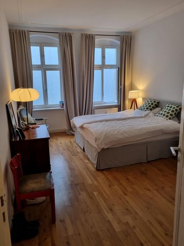 Apartment Our 125 sqm apartment is located in the beautiful Winsviertel in Prenzlauerberg. The apartment is in a quiet side street - but restaurants, bars and galleries can be found in the immediate area. We are on vacation for 4,5 weeks and have pre...